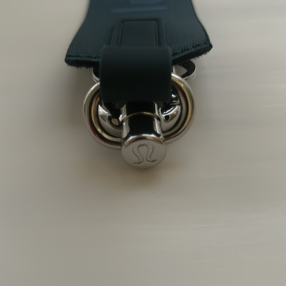 Lululemon Never Lost Keychain Submarine Utility Blue - Picture 3 of 3